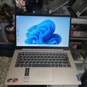 LAPTOP LENOVO IDEAPAD SLIM 3 AMD RYZEN 3 7320U RAM 8 SSD 256